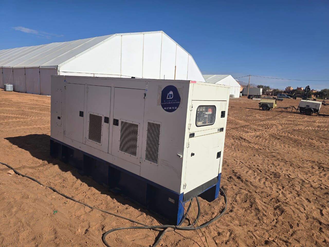 Groupe électrogène NIVELDIN installé sur un site temporaire